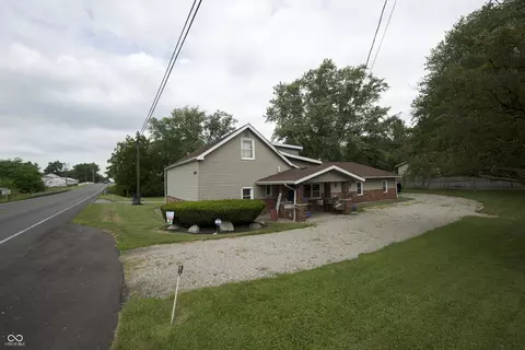 9260 E 25th St, Columbus, IN 47203