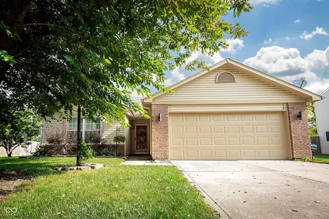5338 Claybrooke Dr, Indianapolis, IN 46221