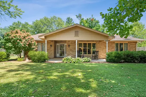 3535 Deerfield Pl, Columbus, IN 47203