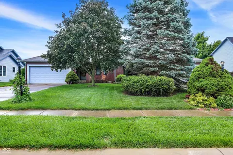 257 Christy Dr, Greenwood, IN 46143