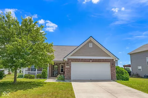 3385 Firethorn Dr, Whitestown, IN 46075