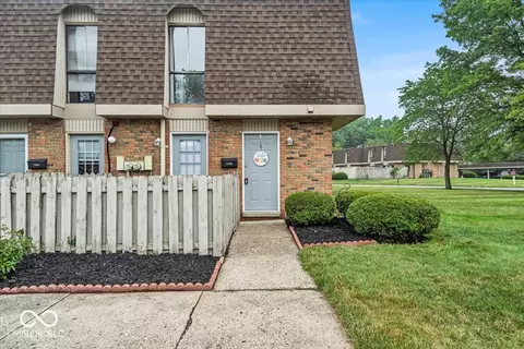 7496 Countrybrook Dr, Indianapolis, IN 46260