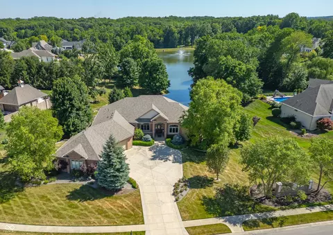 4884 E Krestridge Ct E, Bargersville, IN 46106