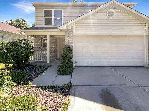 8223 Lake Tree Ln, Indianapolis, IN 46217