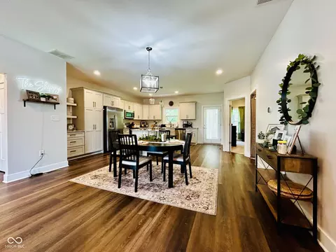 Dining - 125 E Oak St, Roachdale, IN 46172 photo 1 of 3