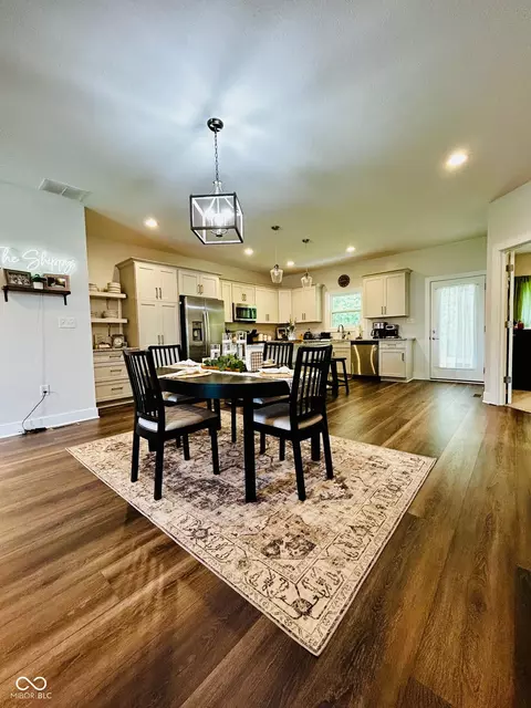 Dining - 125 E Oak St, Roachdale, IN 46172 photo 2 of 3