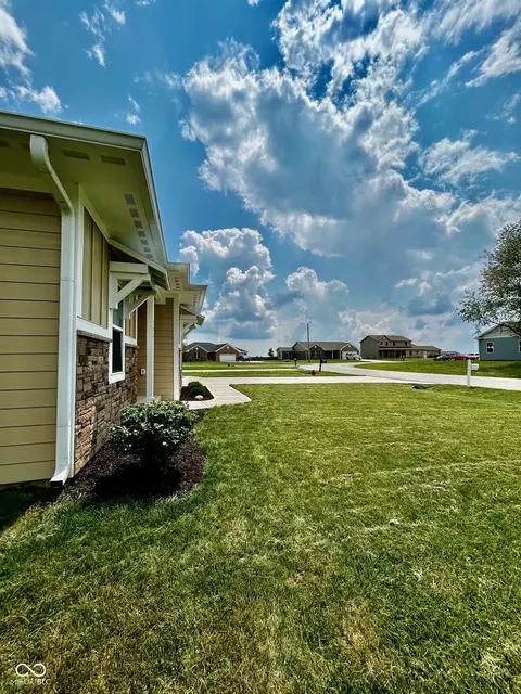 Exterior - 125 E Oak St, Roachdale, IN 46172 photo 13 of 16