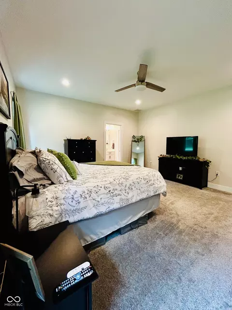 Bedroom - 125 E Oak St, Roachdale, IN 46172 photo 4 of 7