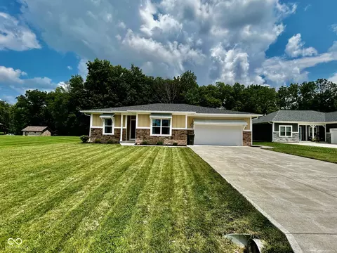 125 E Oak St, Roachdale, IN 46172