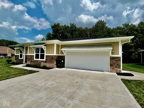 Exterior - 125 E Oak St, Roachdale, IN 46172 photo 3 of 16