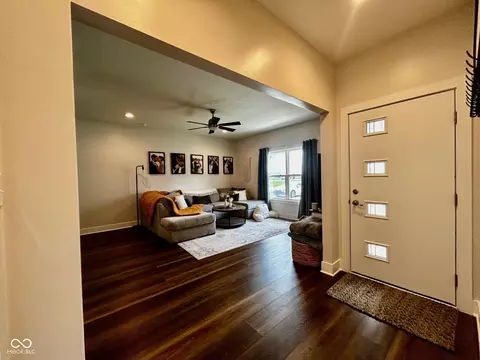 Entry Way - 125 E Oak St, Roachdale, IN 46172 photo 3 of 6
