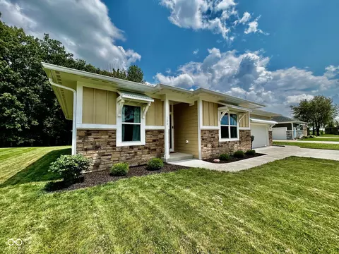 Exterior - 125 E Oak St, Roachdale, IN 46172 photo 2 of 16