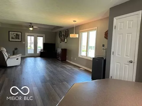 5204 E Hyde Ct, Columbus, IN 47203 photo 6