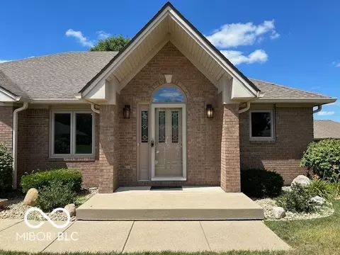 5204 E Hyde Ct, Columbus, IN 47203 photo 2