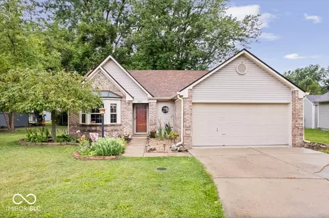 1925 Harvest Meadows Dr S, Westfield, IN 46074