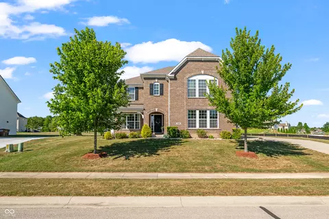 7022 Pinnacle Dr, Columbus, IN 47201