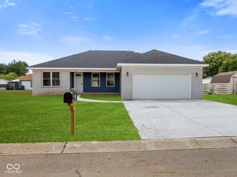 309 Foxridge Ct, Shelbyville, IN 46176