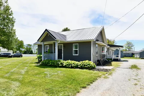 807 S 8th St, Frankton, IN 46044