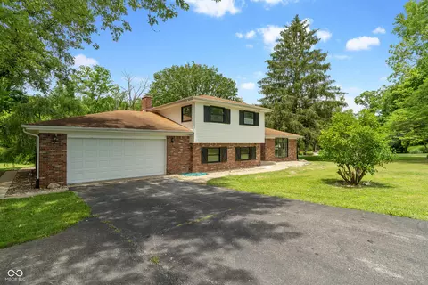 266 E Rivercrest Dr, Rushville, IN 46173