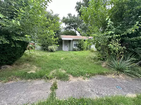 8442 E 42nd Pl, Indianapolis, IN 46226