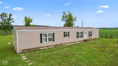 2316 E Division Rd, Hillsboro, IN 47949