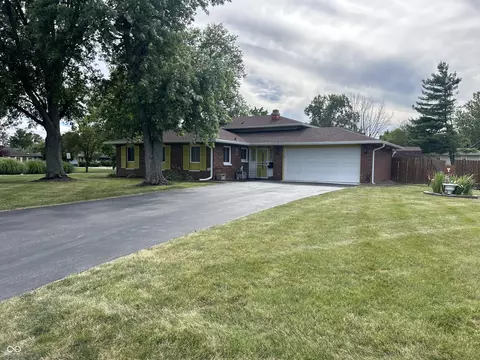 5226 Moonlight Dr, Indianapolis, IN 46226