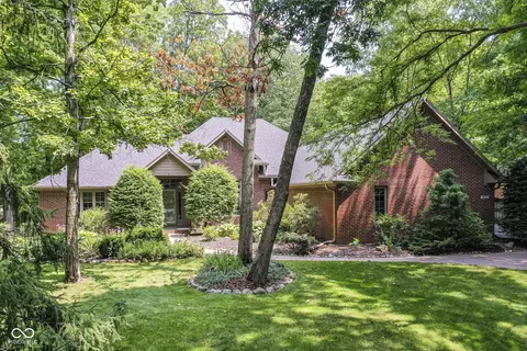 9715 Telluride Sta, Mccordsville, IN 46055