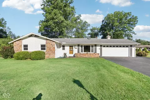 5532 Lakeview Ln, Martinsville, IN 46151