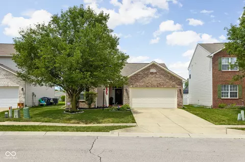 12458 Berry Patch Ln, Fishers, IN 46037 photo 3