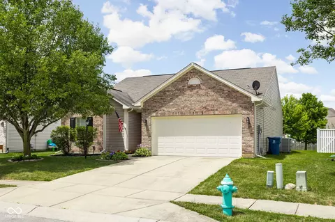12458 Berry Patch Ln, Fishers, IN 46037 photo 2