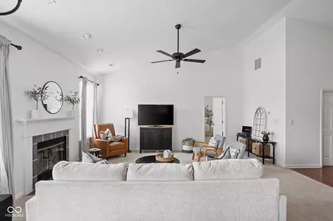 12458 Berry Patch Ln, Fishers, IN 46037 photo 9