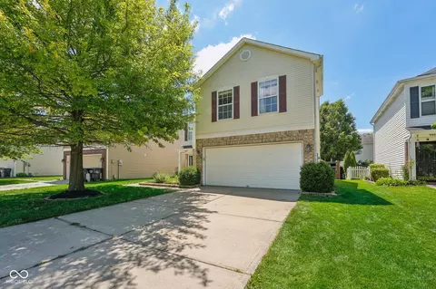 9433 W Constellation Dr, Pendleton, IN 46064 photo 2