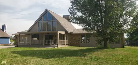 875 Padre Ln, Greenwood, IN 46143