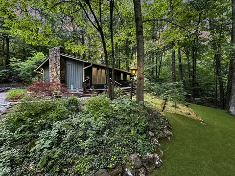 5444 Lanam Ridge Rd, Nashville, IN 47448