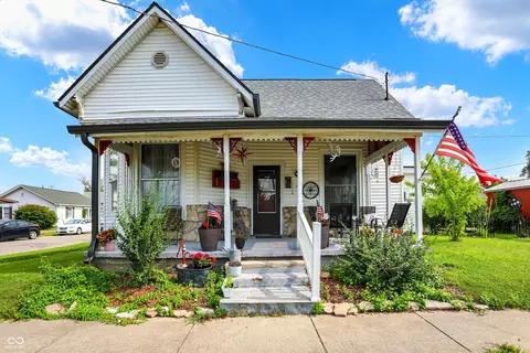 712 Webster Ave, Shelbyville, IN 46176