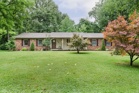 822 W 77th Street North Dr, Indianapolis, IN 46260