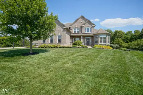 9895 Equestrian Way, Zionsville, IN 46077