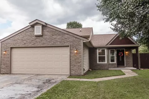 5681 Smoketree Dr, Columbus, IN 47201