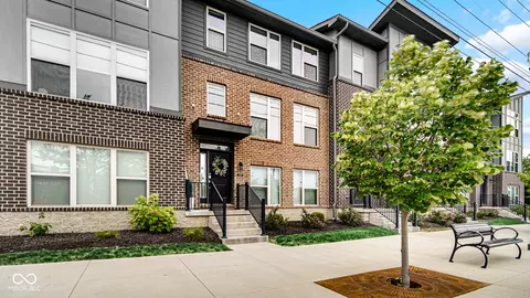 8222 E 116th St, Fishers, IN 46038