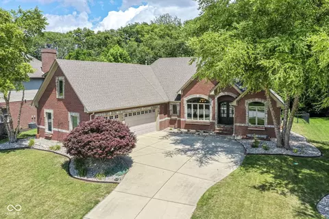 213 Southwind Ln, Greenwood, IN 46142