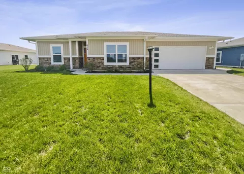 639 N Sobota Way, Trafalgar, IN 46181
