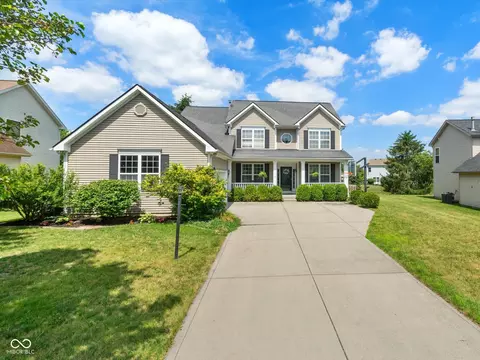 14050 Royalwood Dr, Fishers, IN 46037