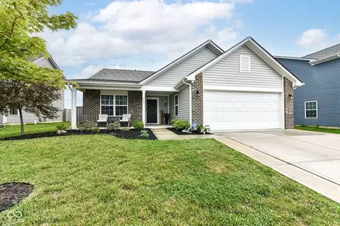 611 Geronimo Dr, Greenfield, IN 46140