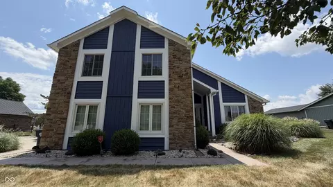 895 Padre Ln, Greenwood, IN 46143
