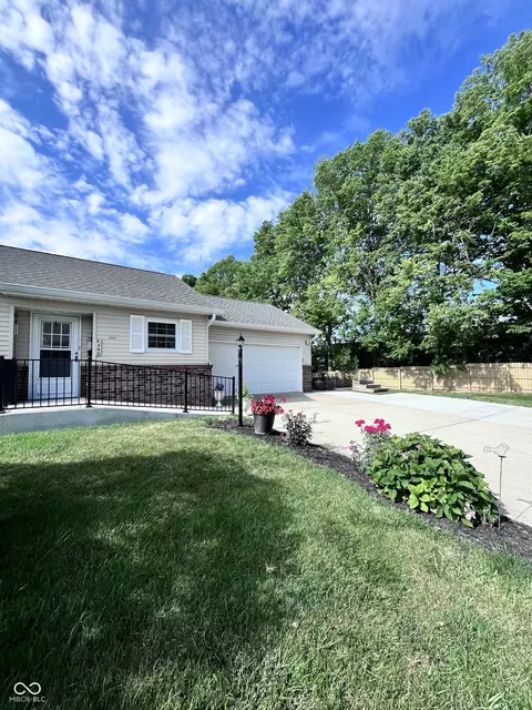 300 Longcastle Dr #2, Greencastle, IN 46135