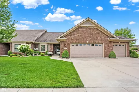 4945 Sanibel Dr, Columbus, IN 47203
