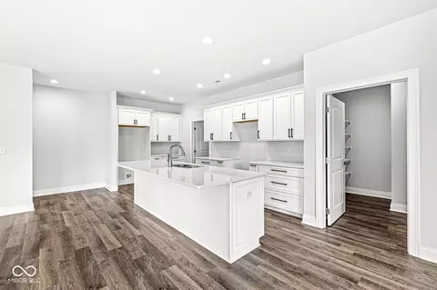 Kitchen - 318 Bay Ridge Dr, Pendleton, IN 46064 photo 2 of 3