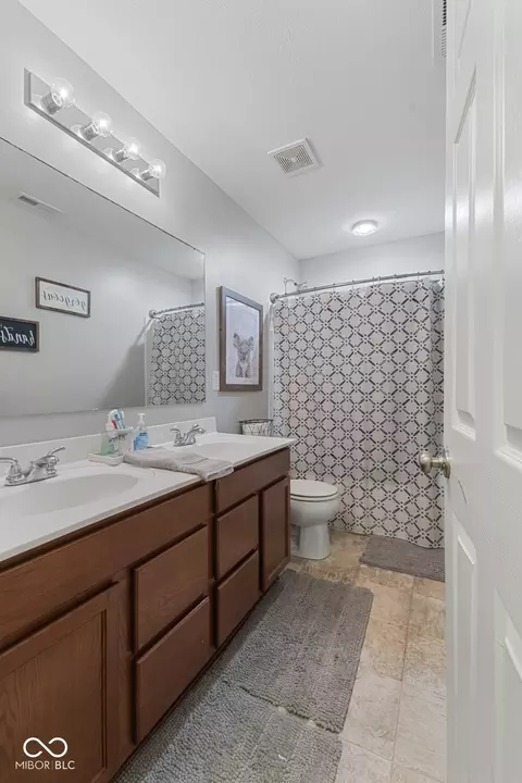Bath - 2477 Solidago Dr, Plainfield, IN 46168 photo 3 of 3
