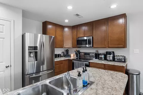 Kitchen - 2477 Solidago Dr, Plainfield, IN 46168 photo 1 of 3