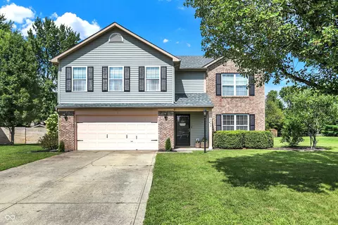 6592 Angel Falls Dr, Noblesville, IN 46062